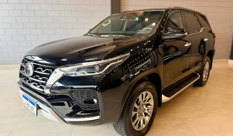 TOYOTA HILUX SW4 2.8 D-4D TURBO DIESEL SRX 7L 4X4 AUTOMÁTICO – 2021 / 2021 total