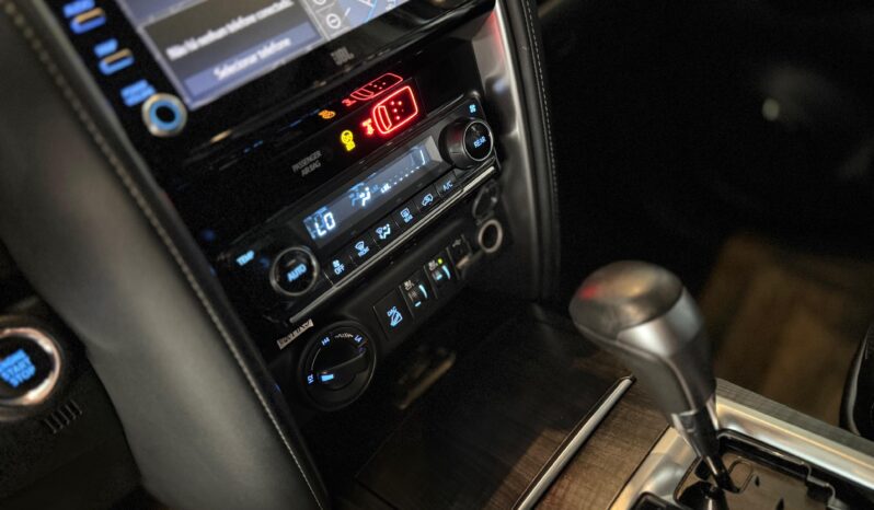TOYOTA HILUX SW4 2.8 D-4D TURBO DIESEL SRX 7L 4X4 AUTOMÁTICO – 2021 / 2021 total