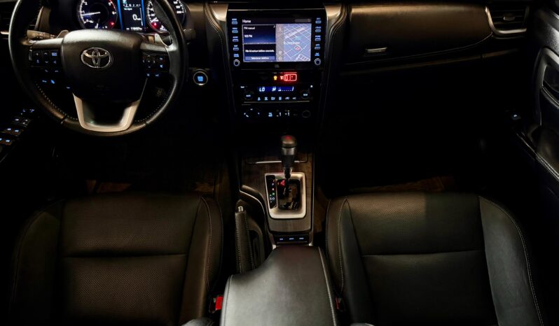 TOYOTA HILUX SW4 2.8 D-4D TURBO DIESEL SRX 7L 4X4 AUTOMÁTICO – 2021 / 2021 total
