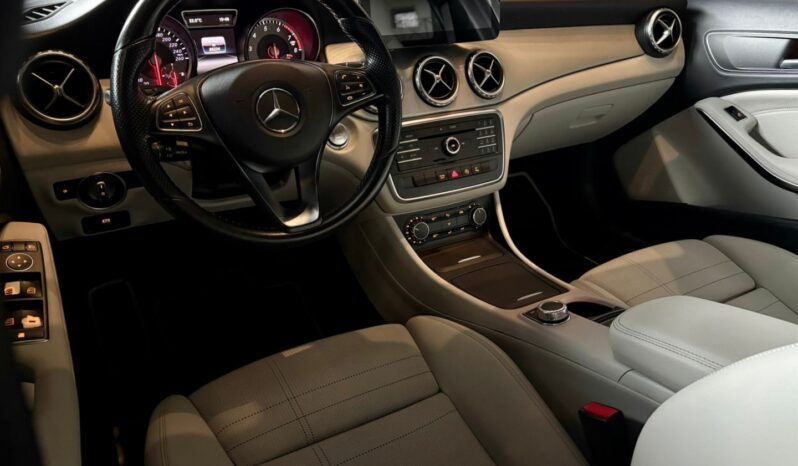 MERCEDES-BENZ GLA 200 1.6 CGI ADVANCE 16V TURBO FLEX 4P AUTOMÁTICO – 2015 / 2016 total