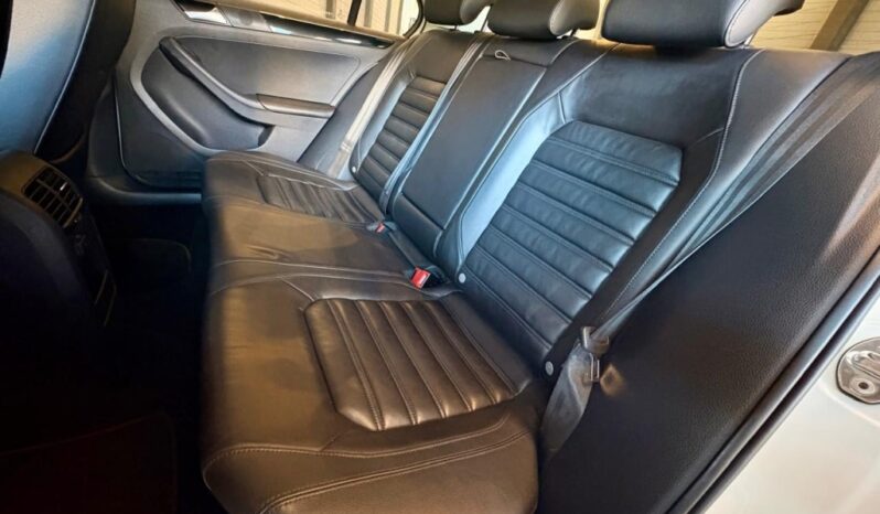 VOLKSWAGEN JETTA 2.0 TSI HIGHLINE 211CV GASOLINA 4P TIPTRONIC – 2015 / 2016 total