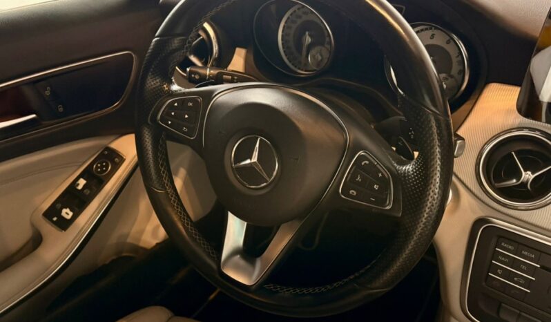 MERCEDES-BENZ GLA 200 1.6 CGI ADVANCE 16V TURBO FLEX 4P AUTOMÁTICO – 2015 / 2016 total