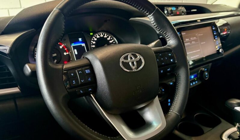 TOYOTA HILUX 2.8 D-4D TURBO DIESEL CD SRX 4X4 AUTOMÁTICO – 2022 / 2023 total