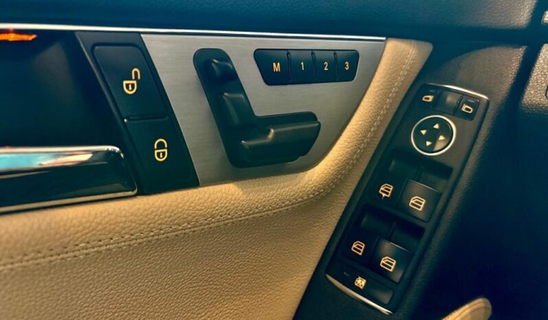 MERCEDES-BENZ C 300 3.0 AVANTGARDE V6 24V GASOLINA 4P AUTOMÁTICO – 2010 / 2011 total